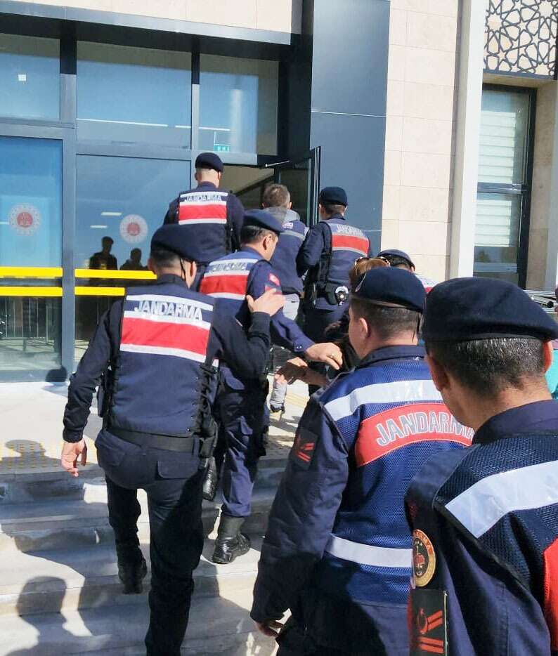 Muğla’da 8 Mart Kadınlar Gününde Eşini Bıçaklayarak Öldüren Koca Adliyeye Sevk Edildi 4